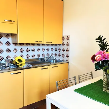 Colorful With Balcony-beahost Апартаменты Бибионе