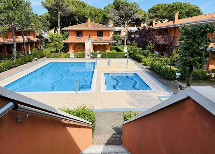 Colorful With Balcony-beahost